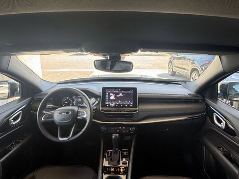 Used 2025 Jeep Compass Trailhawk AWD/4WD image 32