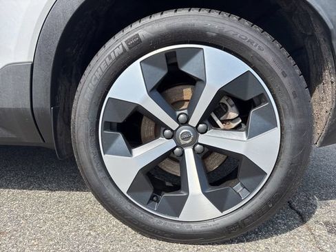 Used 2025 Volvo XC40 B5 Plus AWD/4WD image 10