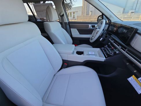 New 2026 Hyundai Santa Fe SE image 10
