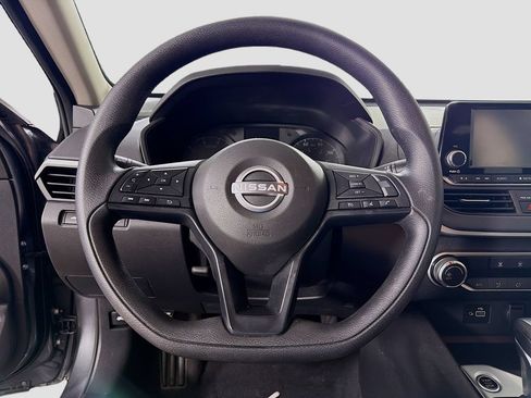 Used 2024 Nissan Altima 2.5 S FWD image 13