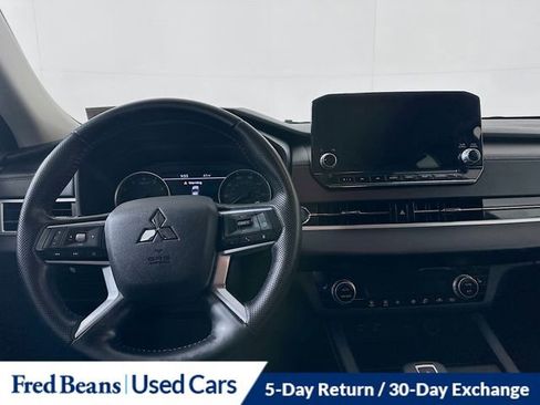 Used 2022 Mitsubishi Outlander SE image 23
