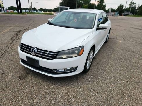 Used 2013 Volkswagen Passat 2.5 SEL Premium FWD image 8
