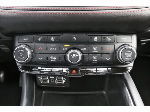 Used 2024 Dodge Durango GT image 27