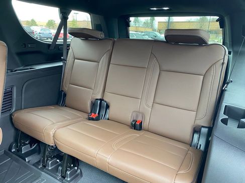 New 2026 Chevrolet Suburban High Country image 33