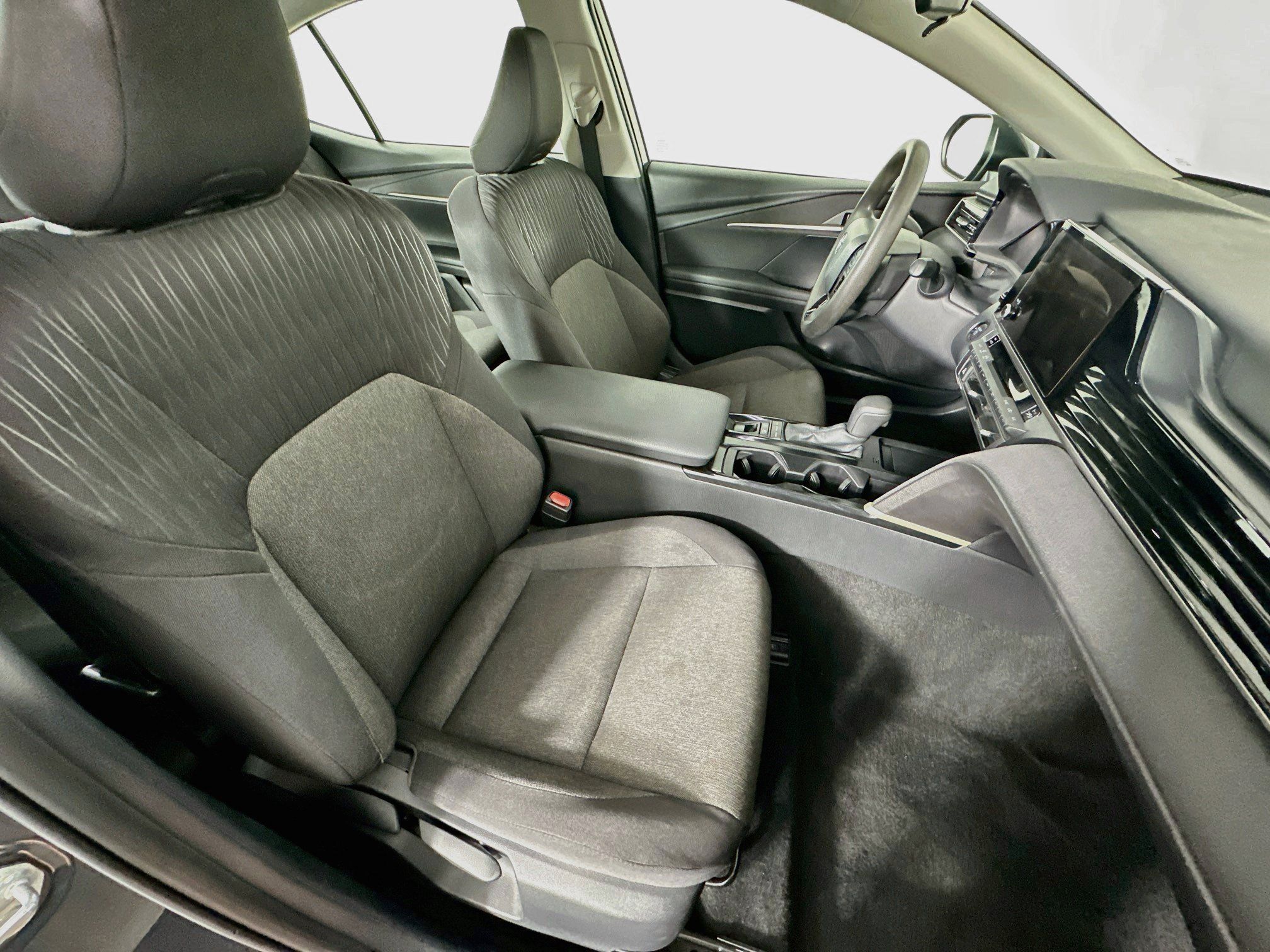 Used 2025 Toyota Camry LE FWD image 31