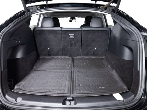 Used 2021 Tesla Model Y Long Range image 21