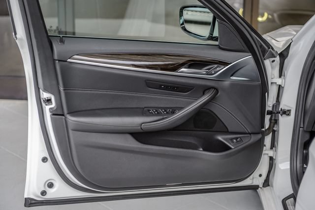 Used 2019 BMW 530i w/ Convenience Package RWD image 50