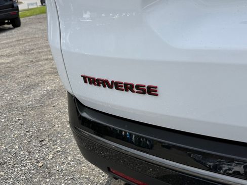 Used 2023 Chevrolet Traverse Premier w/ Redline Edition image 9