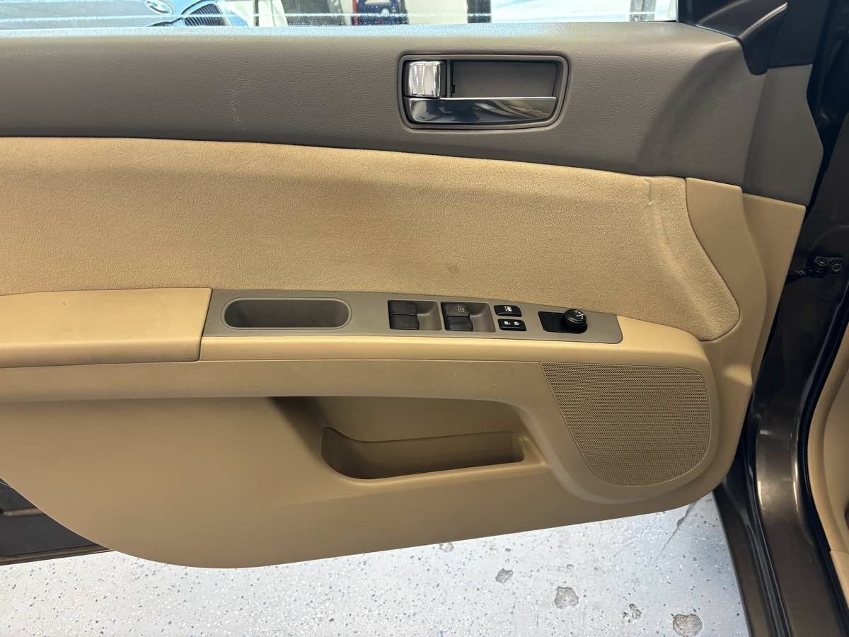 Used 2008 Nissan Sentra 2.0 S FWD image 14