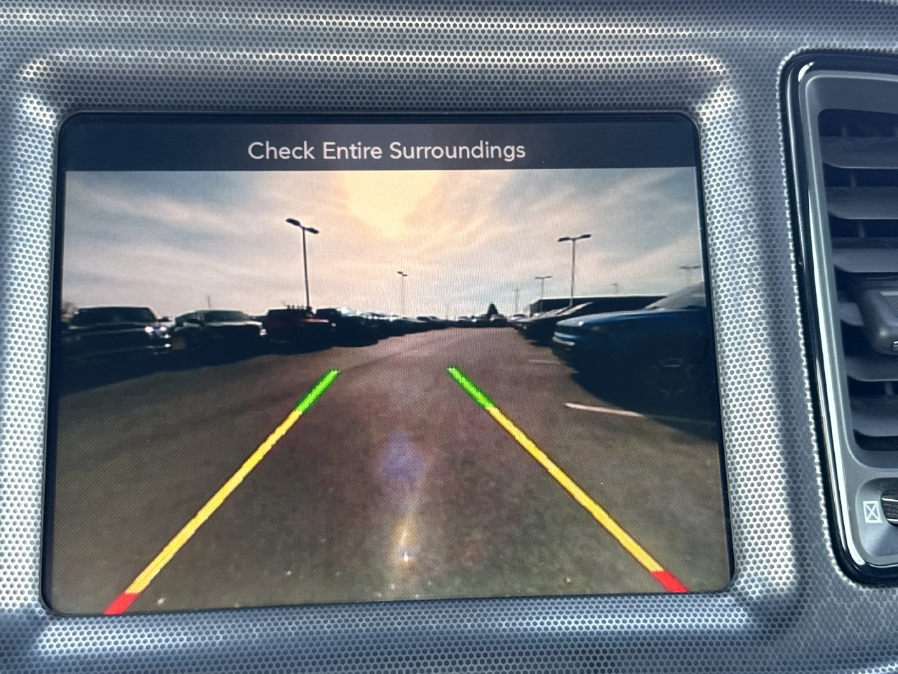Used 2015 Dodge Challenger SRT RWD image 21