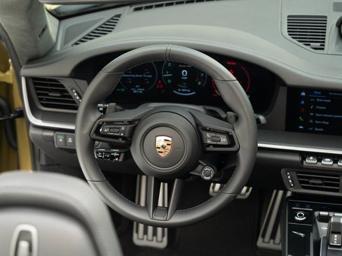 Certified 2026 Porsche 911 GTS image 34