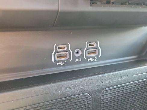 Used 2025 RAM 1500 Laramie AWD/4WD image 30
