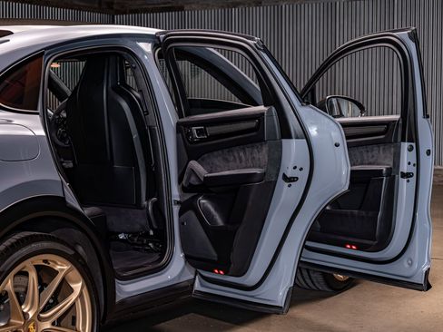 Used 2023 Porsche Cayenne Turbo GT image 30