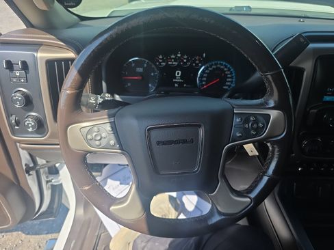 Used 2018 GMC Sierra 2500 Denali w/ Duramax Plus Package AWD/4WD image 17