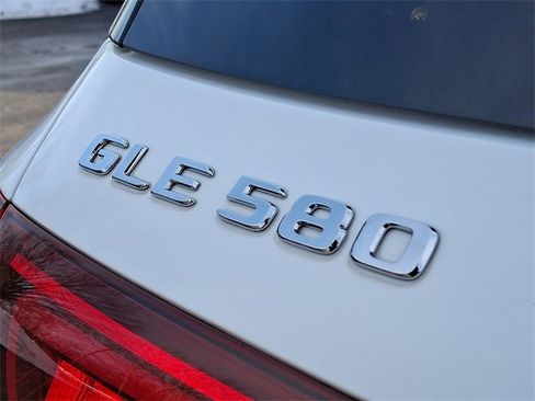Certified 2022 Mercedes-Benz GLE 580 4MATIC w/ Night Package image 32