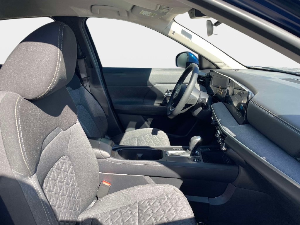 Used 2025 Nissan Kicks SV FWD image 10