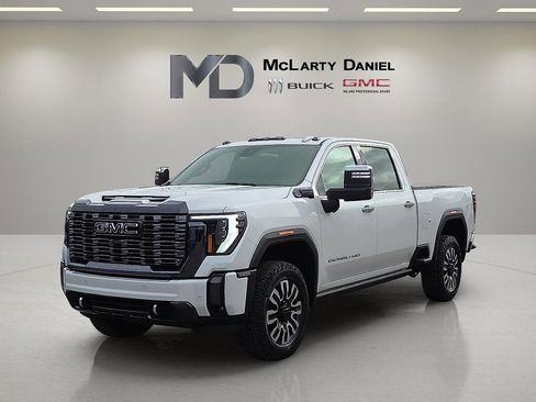 Used 2024 GMC Sierra 2500 Denali Ultimate w/ Max Trailering Package image 2
