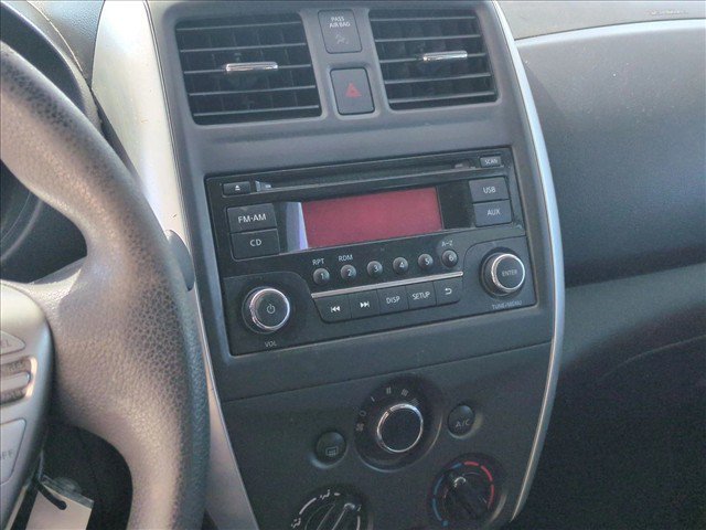 Used 2015 Nissan Versa SV FWD image 11