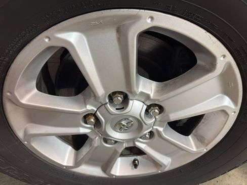 Used 2017 Toyota Tundra SR5 w/ SR5 Upgrade Package image 32