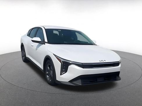 Used 2025 Kia K4 FWD image 3