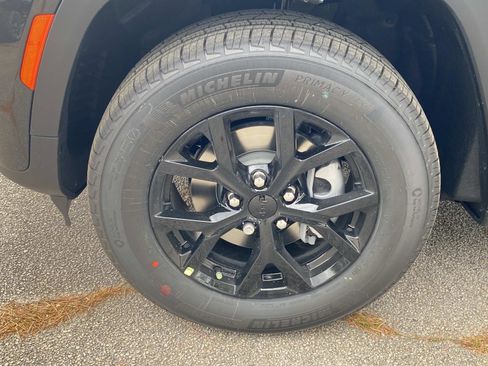 New 2026 Jeep Grand Cherokee Altitude RWD image 6