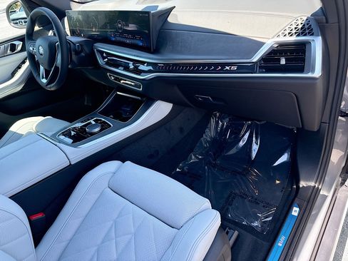 New 2026 BMW X5 sDrive40i RWD image 14