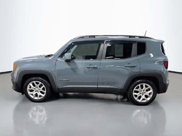 Used 2018 Jeep Renegade Latitude w/ Cold Weather Group FWD image 10