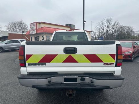 Used 2006 GMC Sierra 2500 W/T w/ Heavy-Duty Power Package image 6
