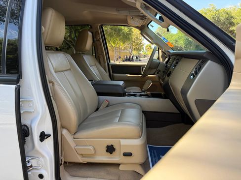 Used 2014 Ford Expedition XLT w/ Equipment Group 201A RWD image 14