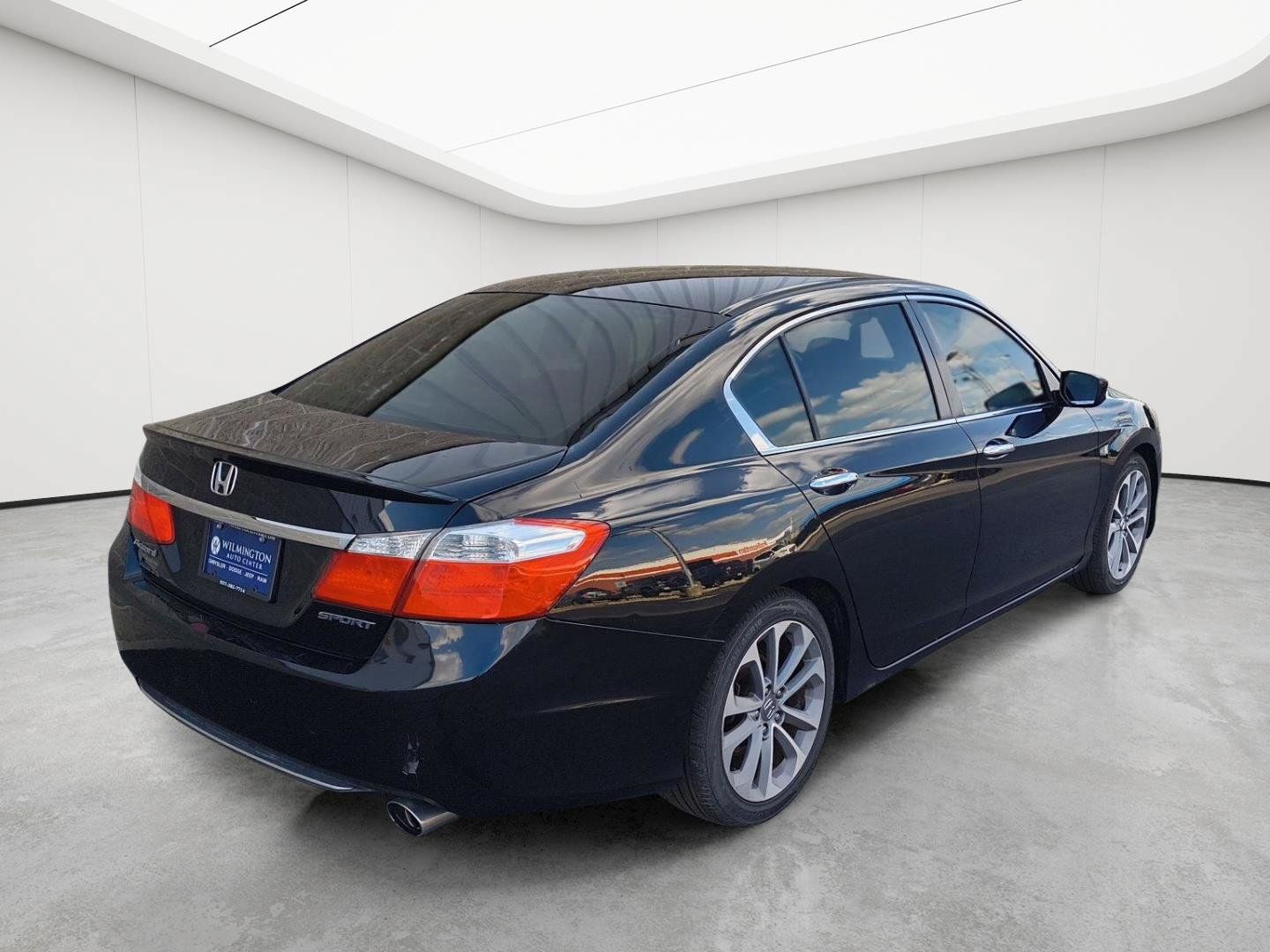 Used 2014 Honda Accord Sport image 3