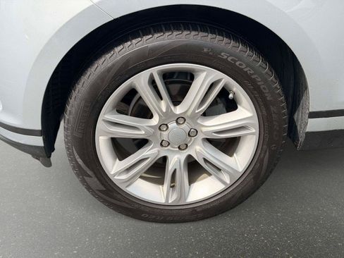 Used 2019 Land Rover Range Rover Velar S AWD/4WD image 11