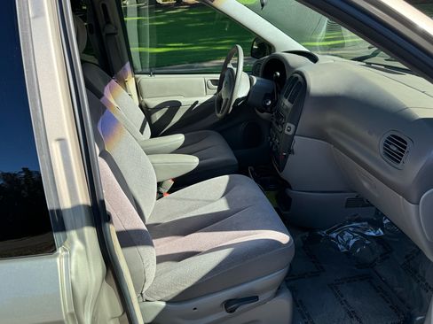 Used 2002 Dodge Grand Caravan Sport image 11