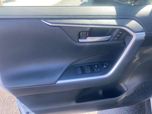 Used 2019 Toyota RAV4 Limited w/ Cold Weather Package AWD/4WD image 11