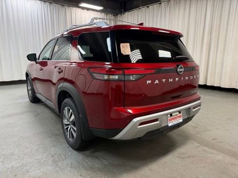 Used 2025 Nissan Pathfinder SL AWD/4WD image 8