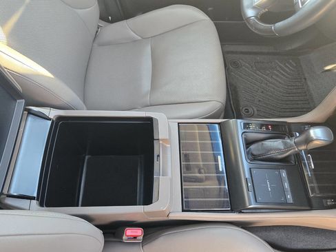 Used 2023 Lexus GX 460 Premium image 30