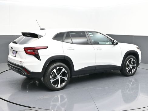 Used 2024 Chevrolet Trax RS w/ Driver Confidence Package image 7