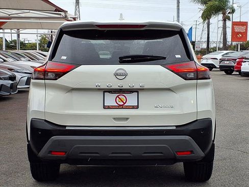 Used 2023 Nissan Rogue SV image 5