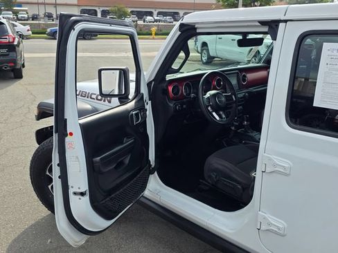 Used 2023 Jeep Wrangler Unlimited Rubicon AWD/4WD image 46