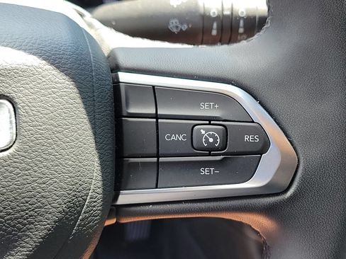 Used 2024 Jeep Compass Latitude AWD/4WD image 26