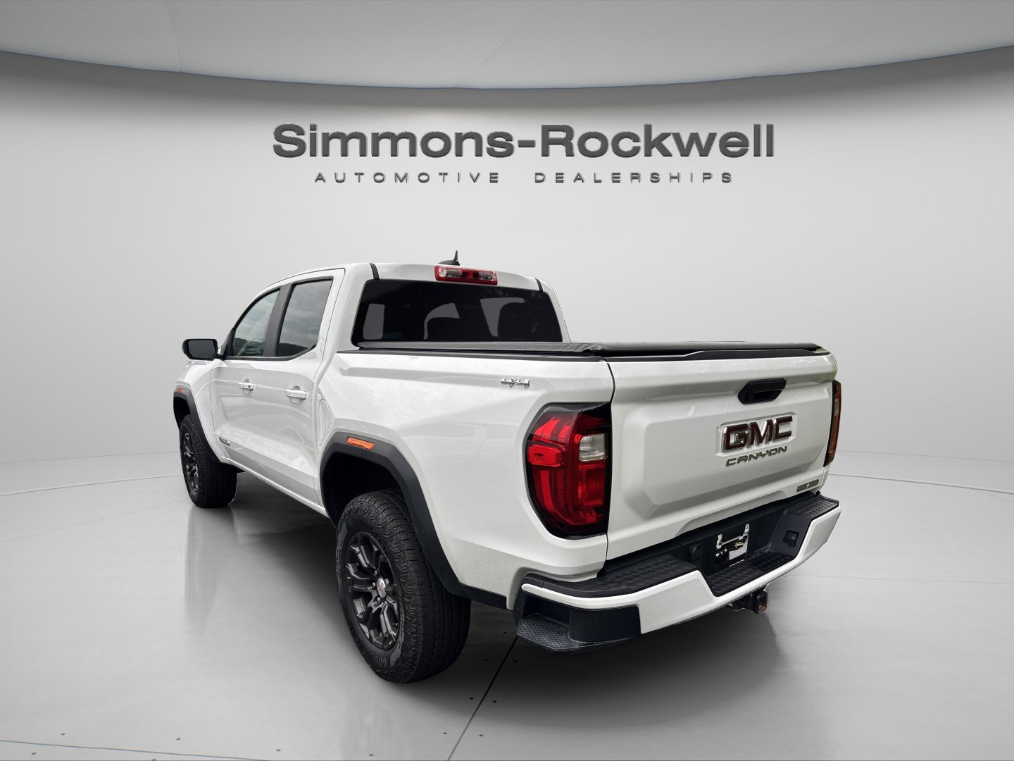 Used 2024 GMC Canyon Elevation AWD/4WD image 3