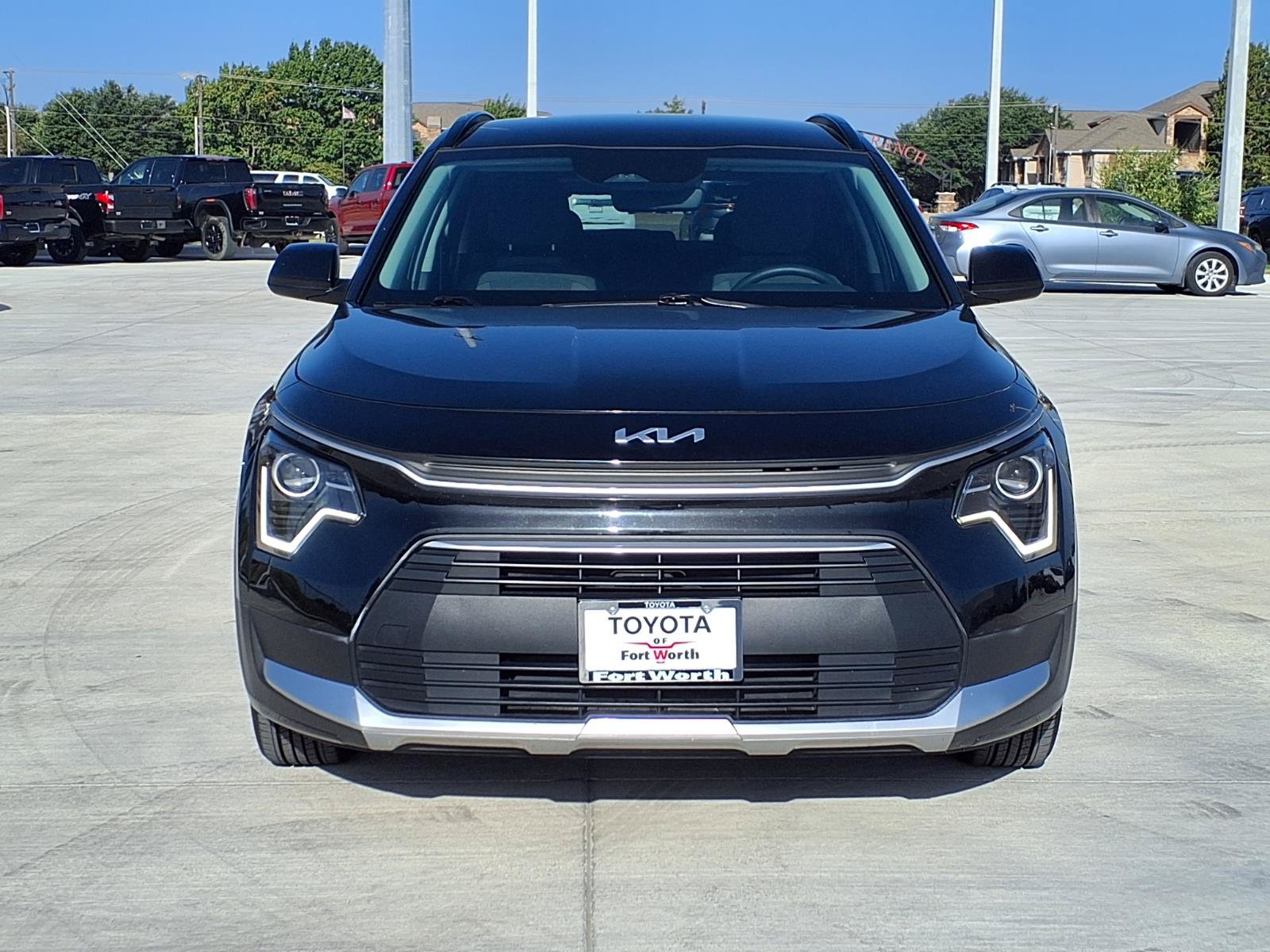 Used 2025 Kia Niro LX FWD image 2
