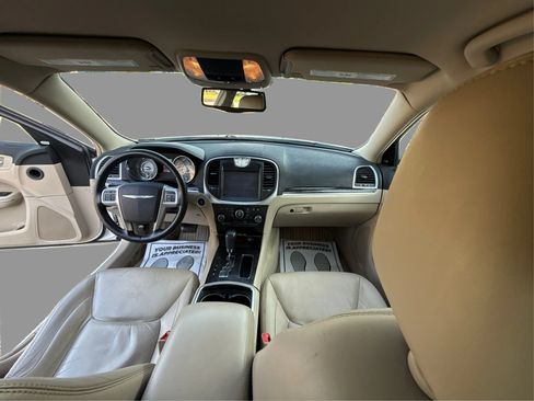 Used 2011 Chrysler 300 Limited RWD image 24