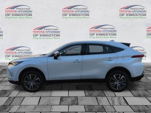 Certified 2023 Toyota Venza LE image 7