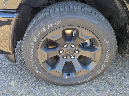 New 2026 RAM 1500 4x4 Crew Cab image 23