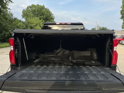 Used 2022 Chevrolet Silverado 1500 ZR2 w/ Technology Package AWD/4WD image 32