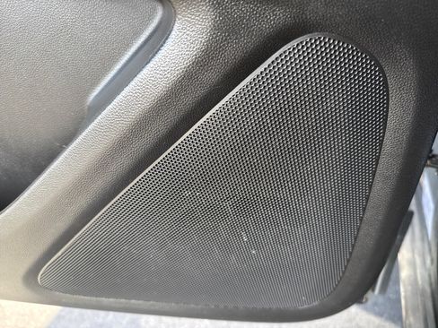 Used 2021 Chevrolet Traverse LS image 29