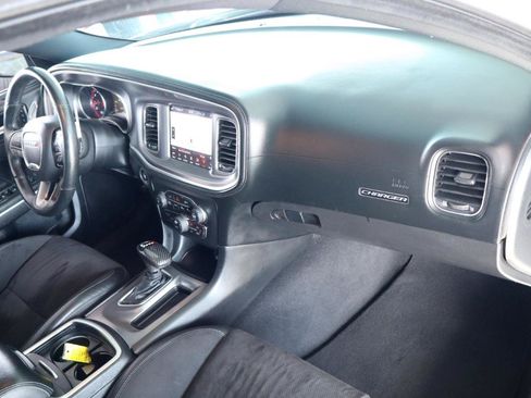 Used 2019 Dodge Charger Scat Pack w/ Dynamics Package RWD image 41
