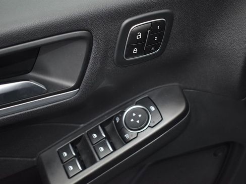 Used 2023 Ford Escape Platinum image 10