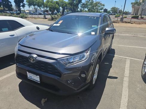 Used 2021 Toyota RAV4 XLE FWD image 1
