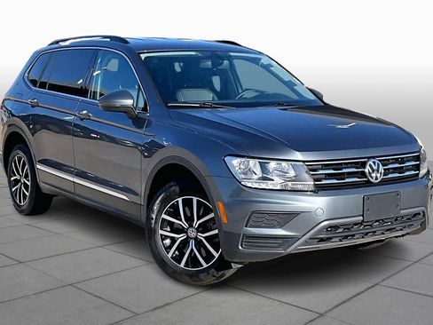 Used 2021 Volkswagen Tiguan SE image 2